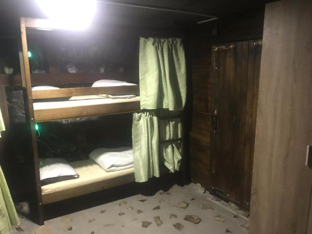 Ararat-Tarasa Shevchenka Hostel Kiev Exterior foto